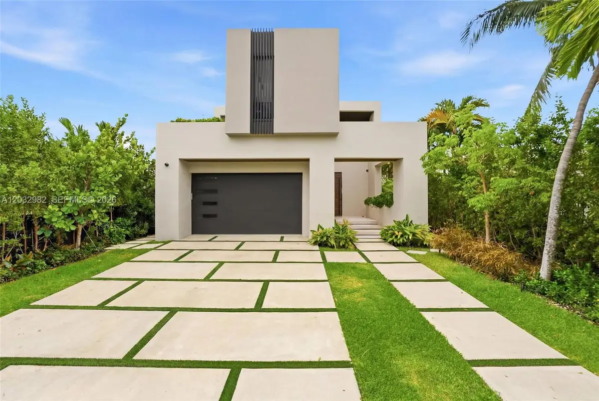 1050 Stillwater Dr, Miami Beach, FL 33141 - #1