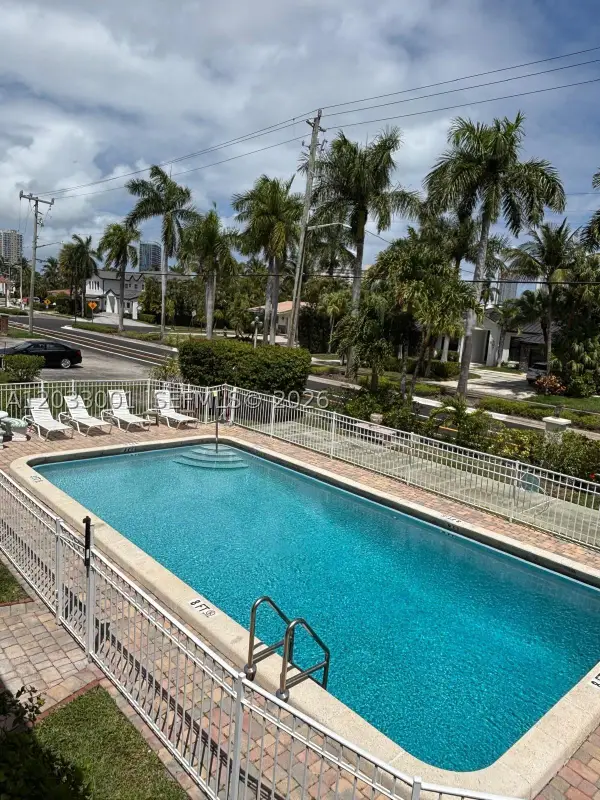 500 Layne Blvd #12, Hallandale Beach, FL 33009