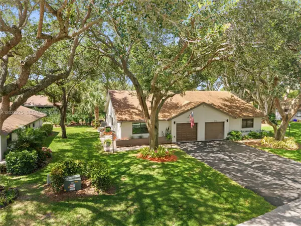 4148 N Palm Forest Dr N, Delray Beach, FL 33445