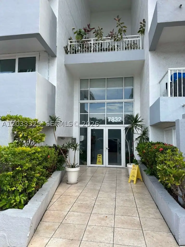 7832 Collins Ave #406, Miami Beach, FL 33141 - #3