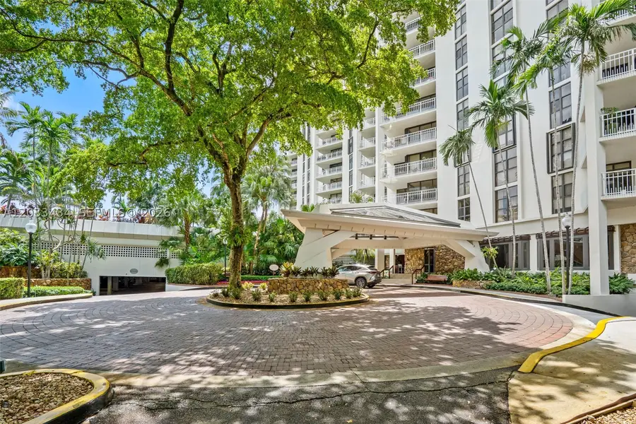 1000 Quayside Ter #1604, Miami, FL 33138 - #3