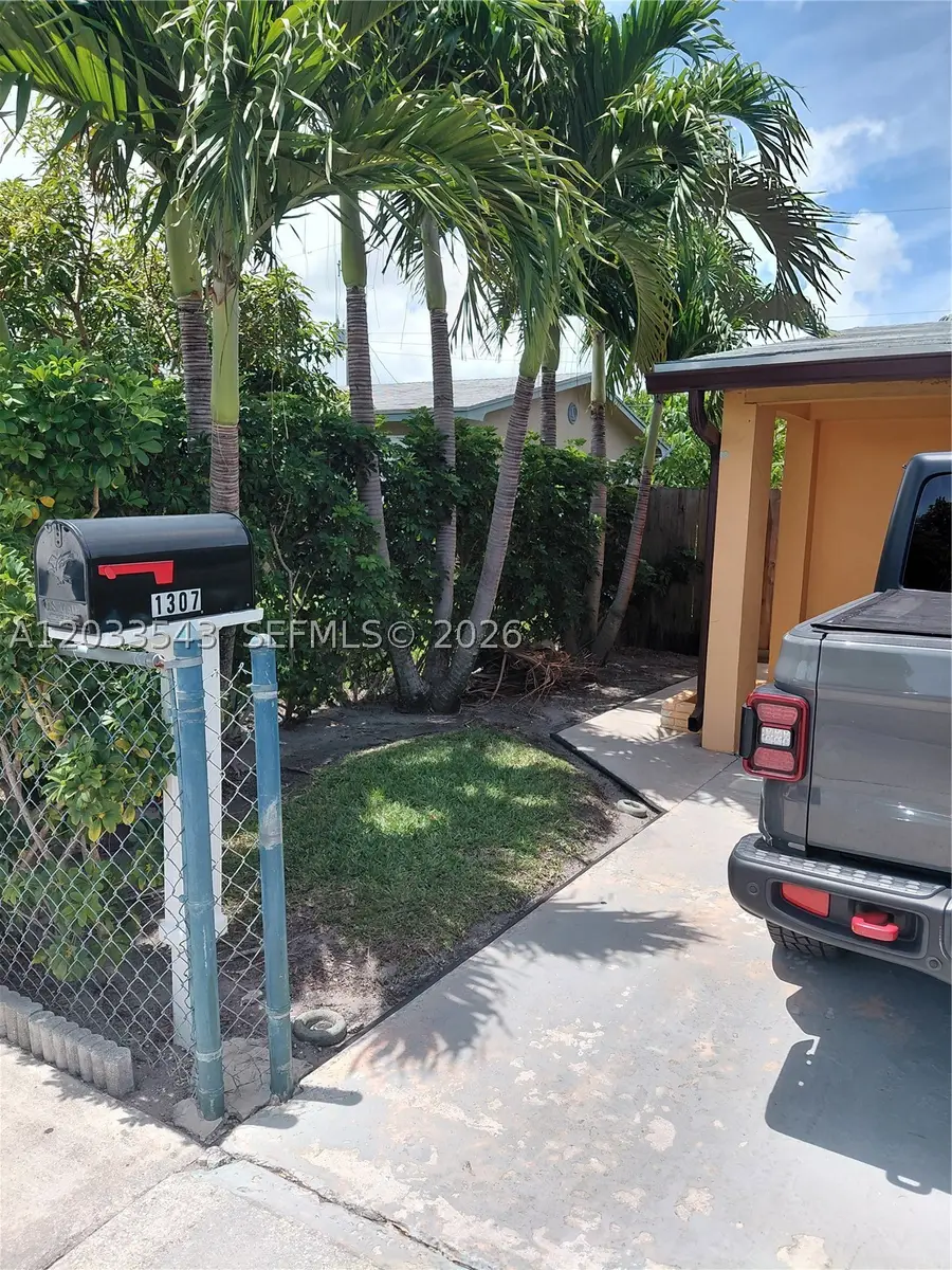 1307 SE Flamingo Dr, Lantana, FL 33462 - #2