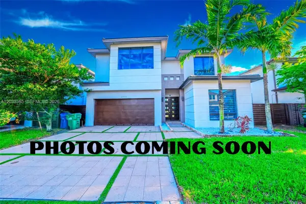 15976 SW 136th Ter, Miami, FL 33196