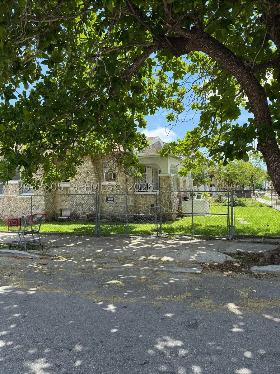 1269 NW 4th St, Miami, FL 33125 - #2