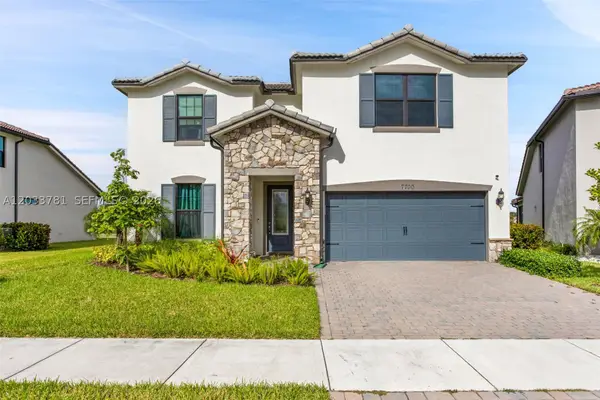 7700 NW 84th Ln, Tamarac, FL 33321