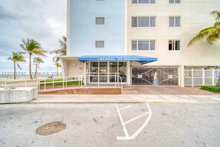 300 Oregon St #507, Hollywood, FL 33019 - #2