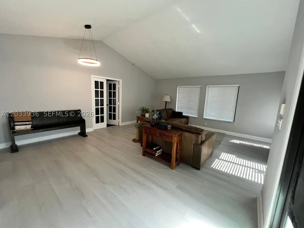 3931 SW 84th Ter, Davie, FL 33328 - #1