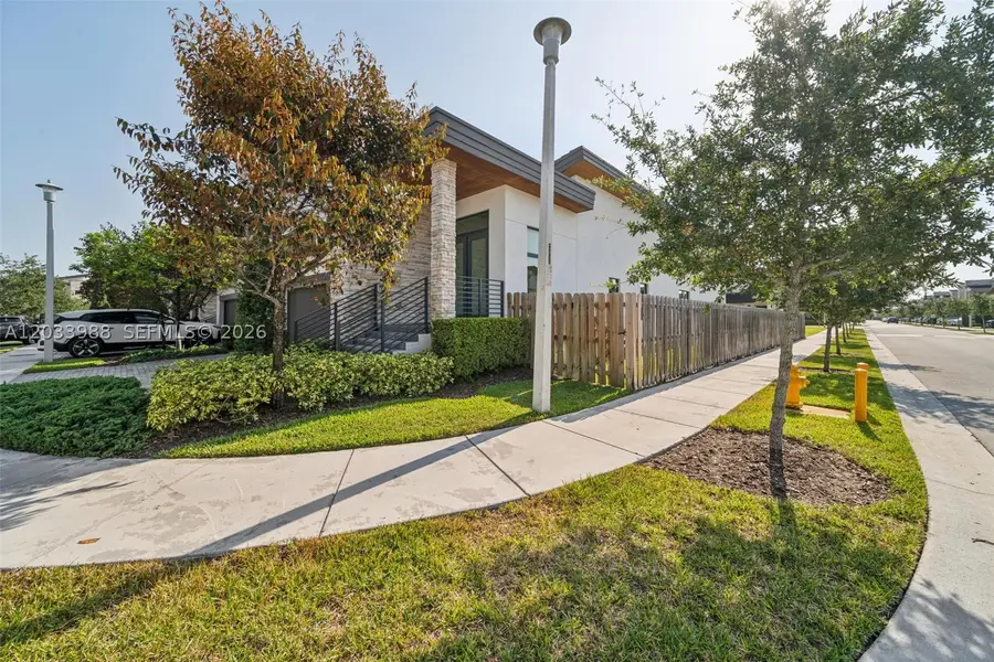 7635 NW 103rd Pl, Doral, FL 33178 - #3
