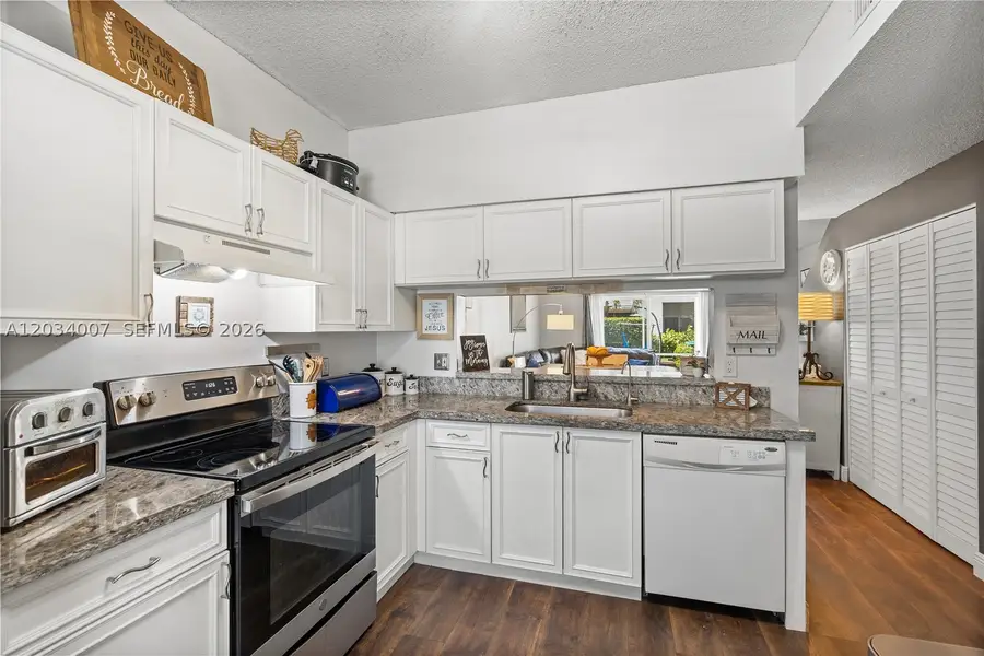 9928 NW 57th Manor, Coral Springs, FL 33076 - #2