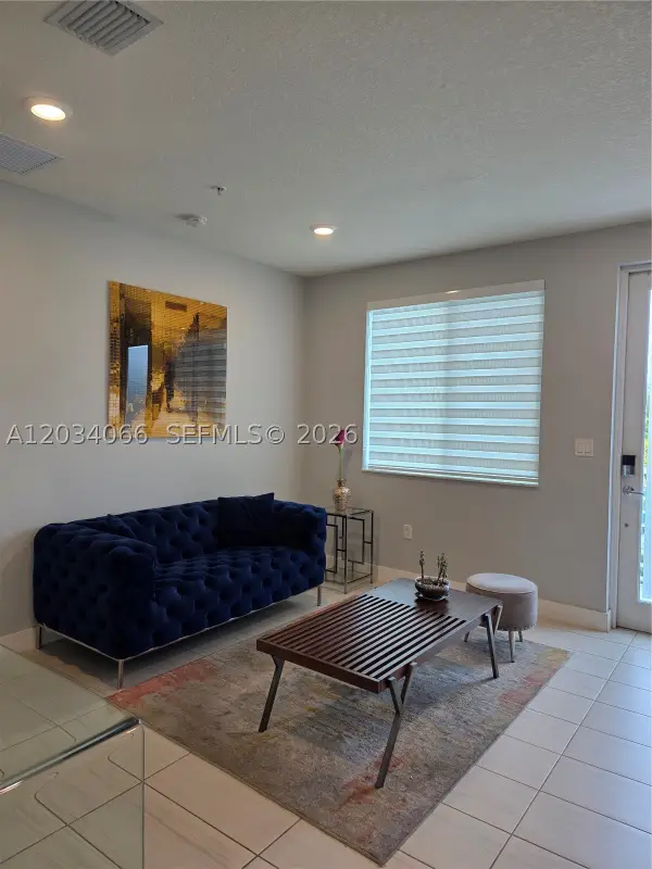 10222 NW 64th Way #302, Doral, FL 33178