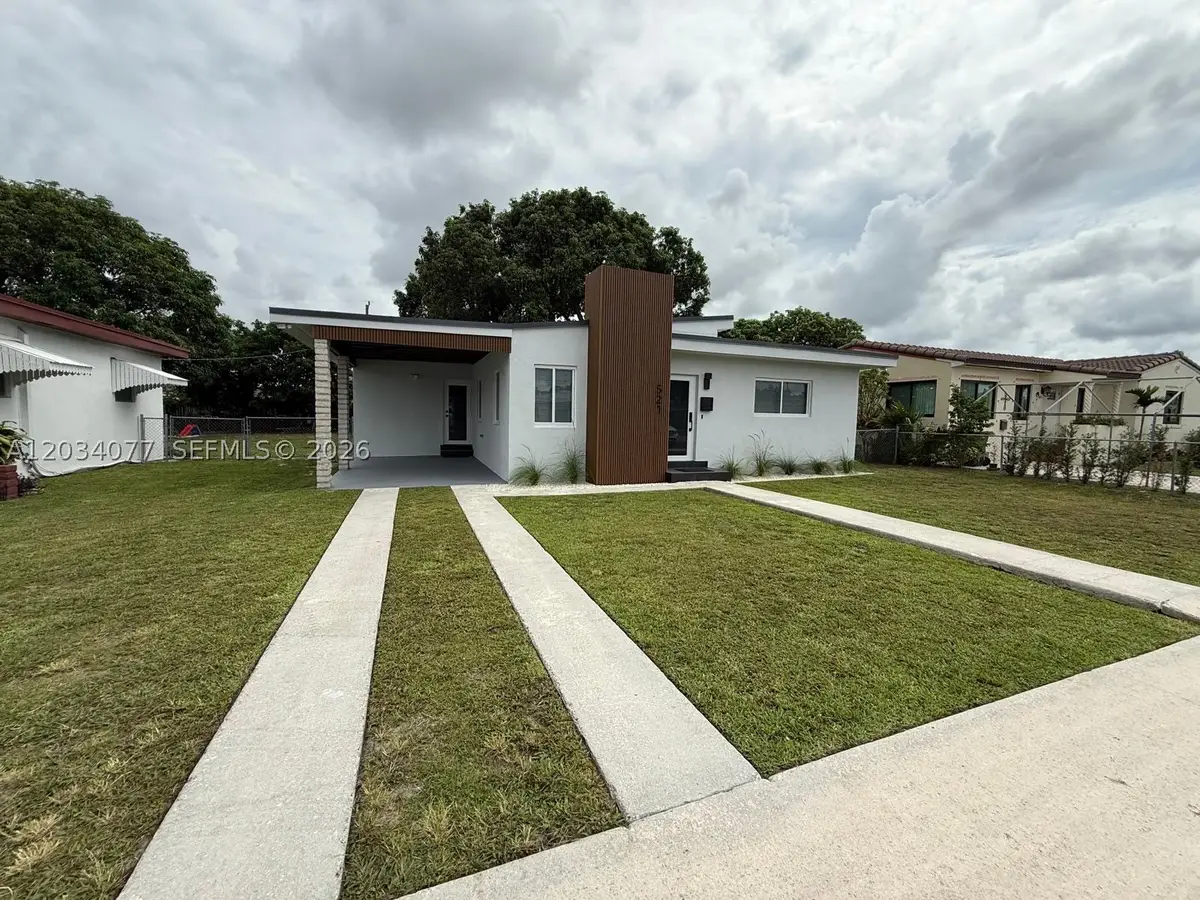 521 E 33rd St, Hialeah, FL 33013 - #1