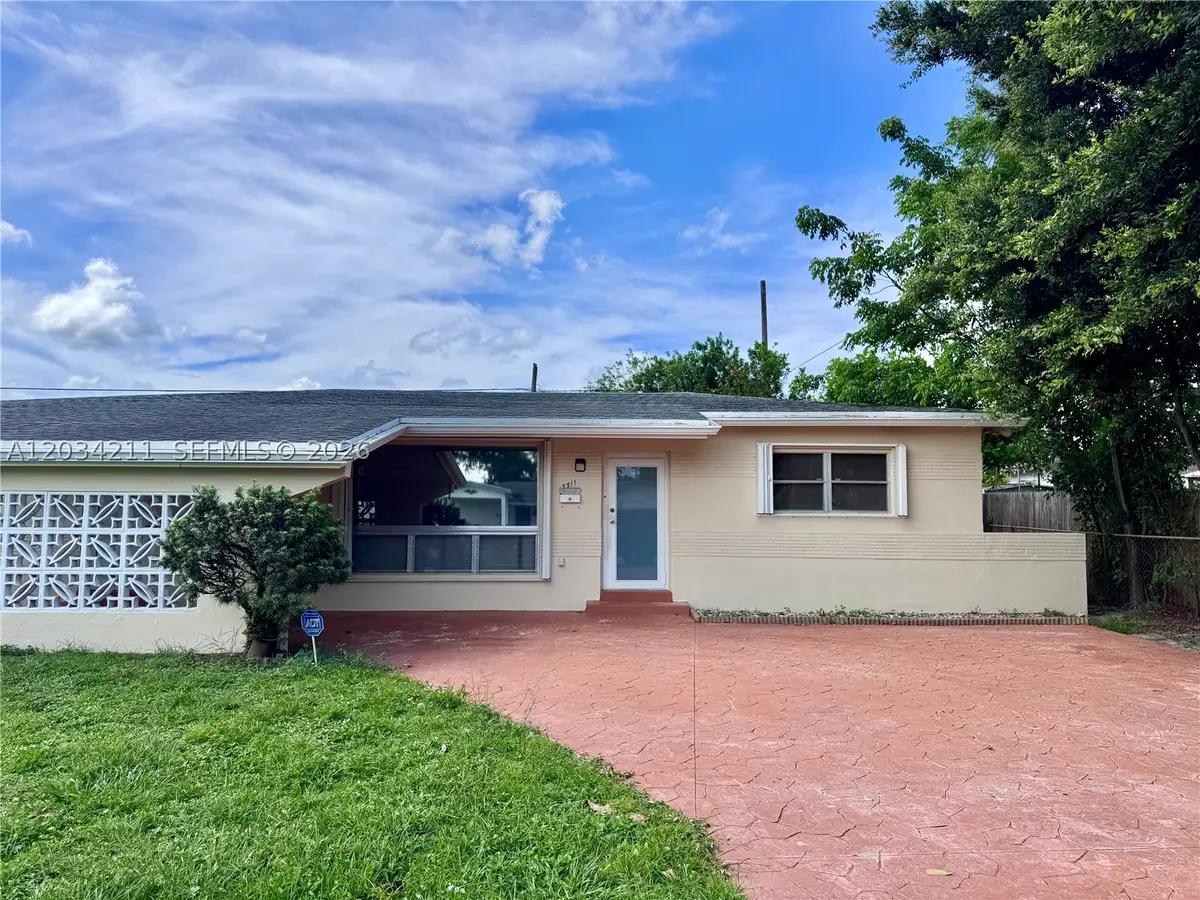 7711 Juniper St, Miramar, FL 33023 - #1