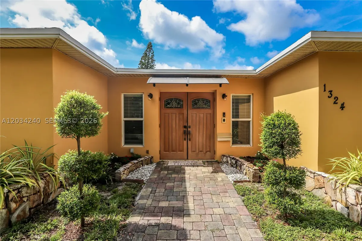 1324 Washington St, Hollywood, FL 33019 - #1