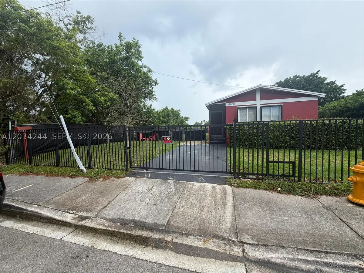 16980 SW 104th Ave, Miami, FL 33157 - #1