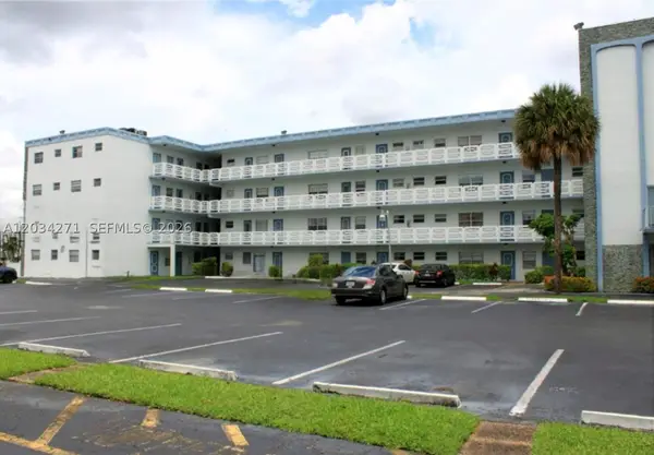 4090 NW 42nd Ave #304, Lauderdale Lakes, FL 33319