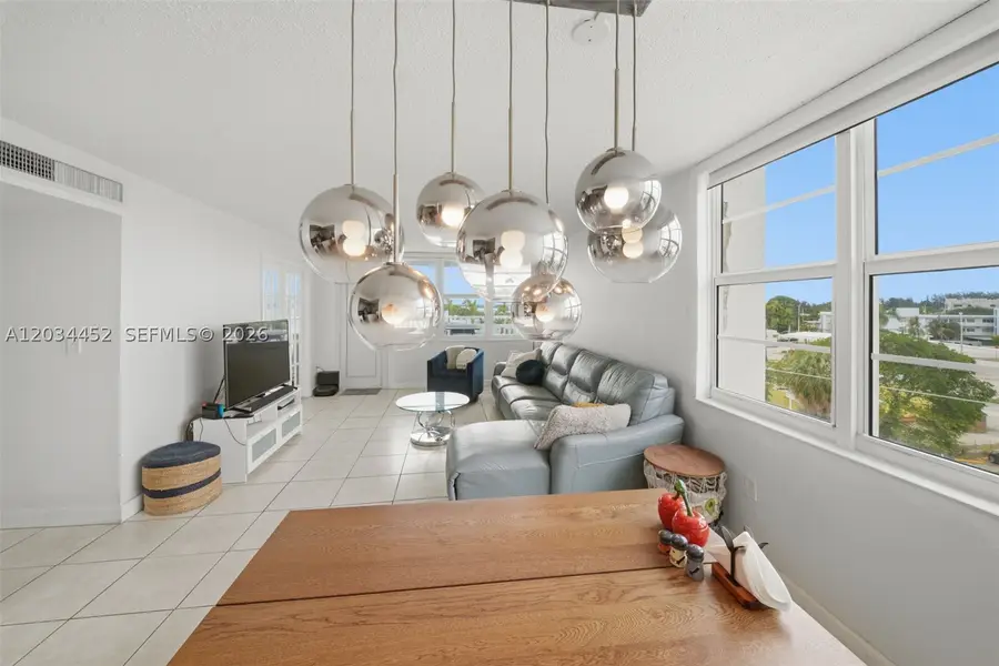2016 Bay Dr #504, Miami Beach, FL 33141 - #3