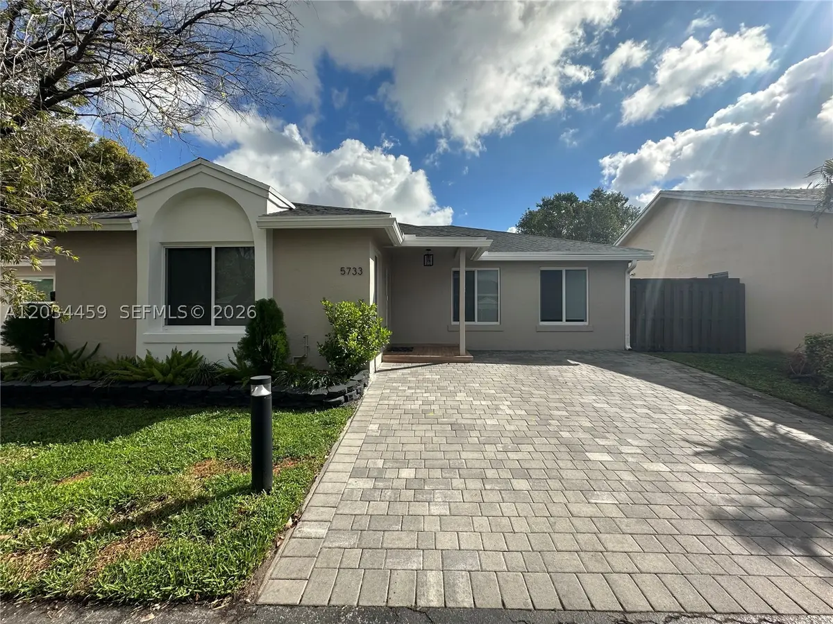 5733 NW 100th Ct, Doral, FL 33178 - #1