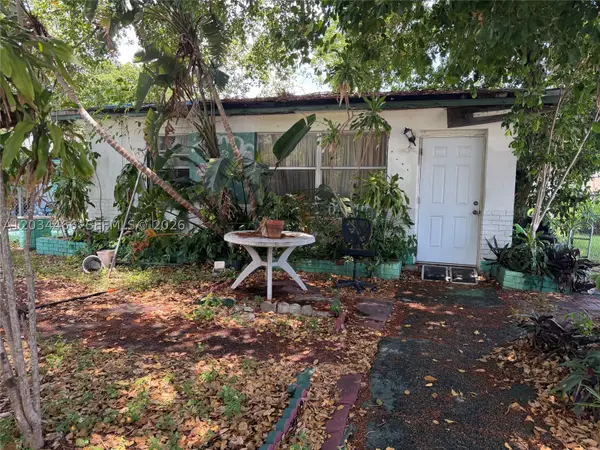 2327 Freedom St, Hollywood, FL 33020