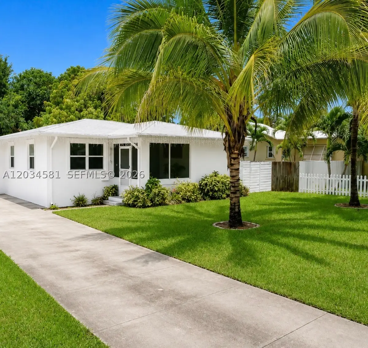 2735 Dewey St, Hollywood, FL 33020 - #1