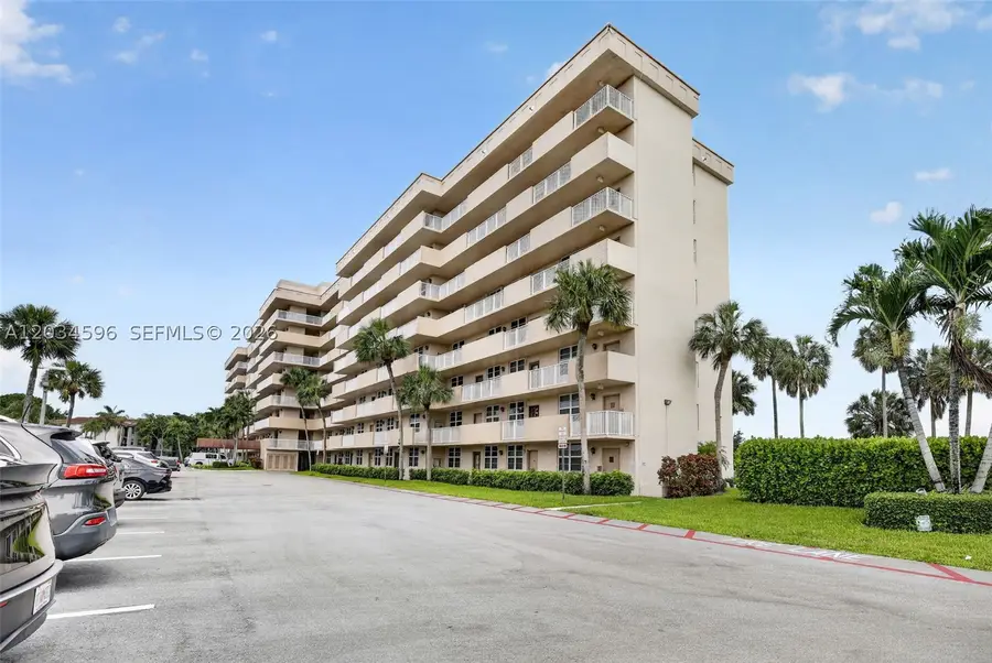 250 Jacaranda Dr #703, Plantation, FL 33324 - #2