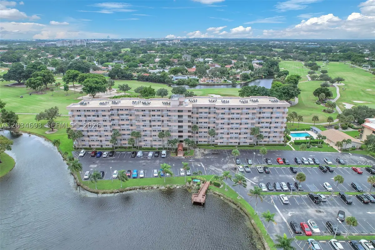 250 Jacaranda Dr #704, Plantation, FL 33324 - #1