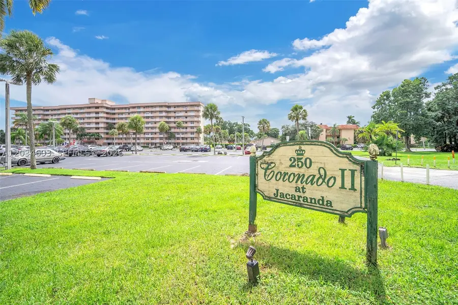 250 Jacaranda Dr #704, Plantation, FL 33324 - #2