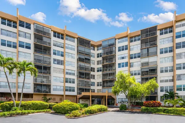 900 Saint Charles Pl #L6, Pembroke Pines, FL 33026