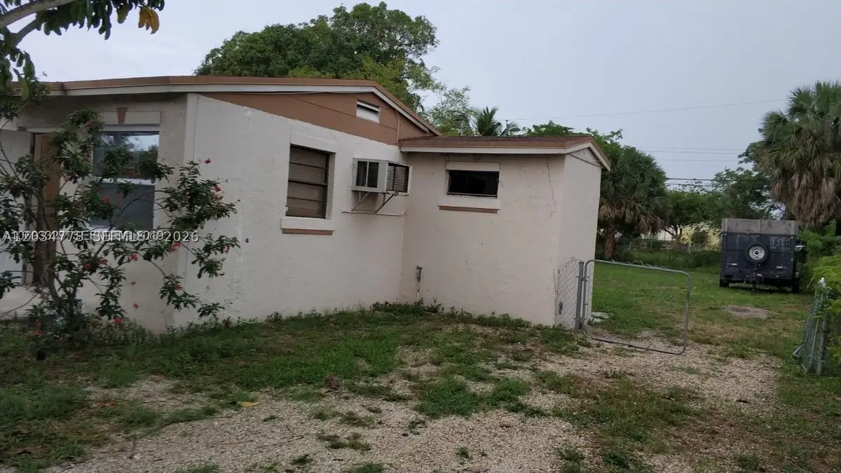 2400 NW 13th Ct, Fort Lauderdale, FL 33311 - #1