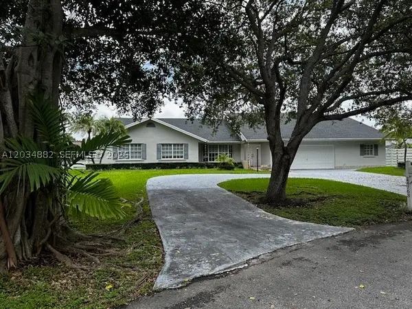 14763 SW 152nd Pl, Miami, FL 33196