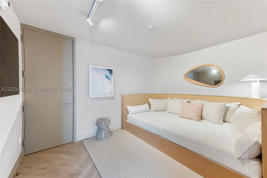 2201 Collins Ave #1019, Miami Beach, FL 33139 - #3