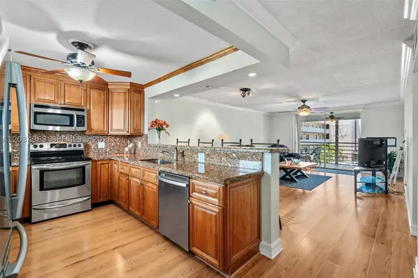 325 SE 11th Ter #308, Dania Beach, FL 33004