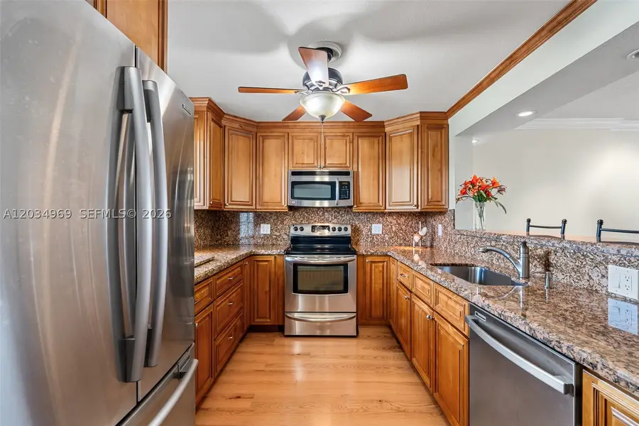 325 SE 11th Ter #308, Dania Beach, FL 33004 - #2