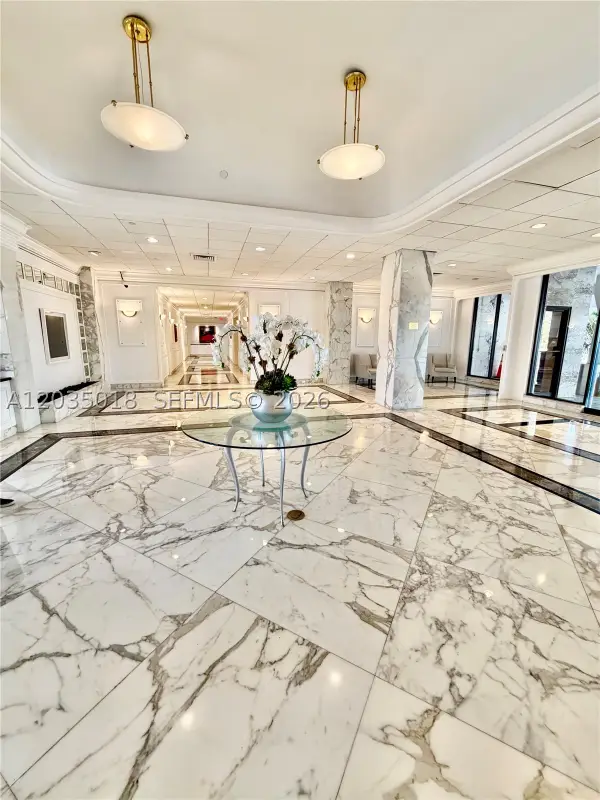 5700 Collins Ave #14M, Miami Beach, FL 33140