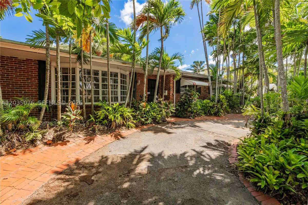 785 NE 155th St, Miami, FL 33162 - #1