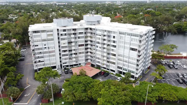 1300 NE Miami Gardens Dr #308E, Miami, FL 33179