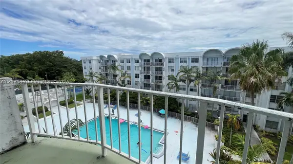 486 NW 165th St Rd #B-606, Miami, FL 33169