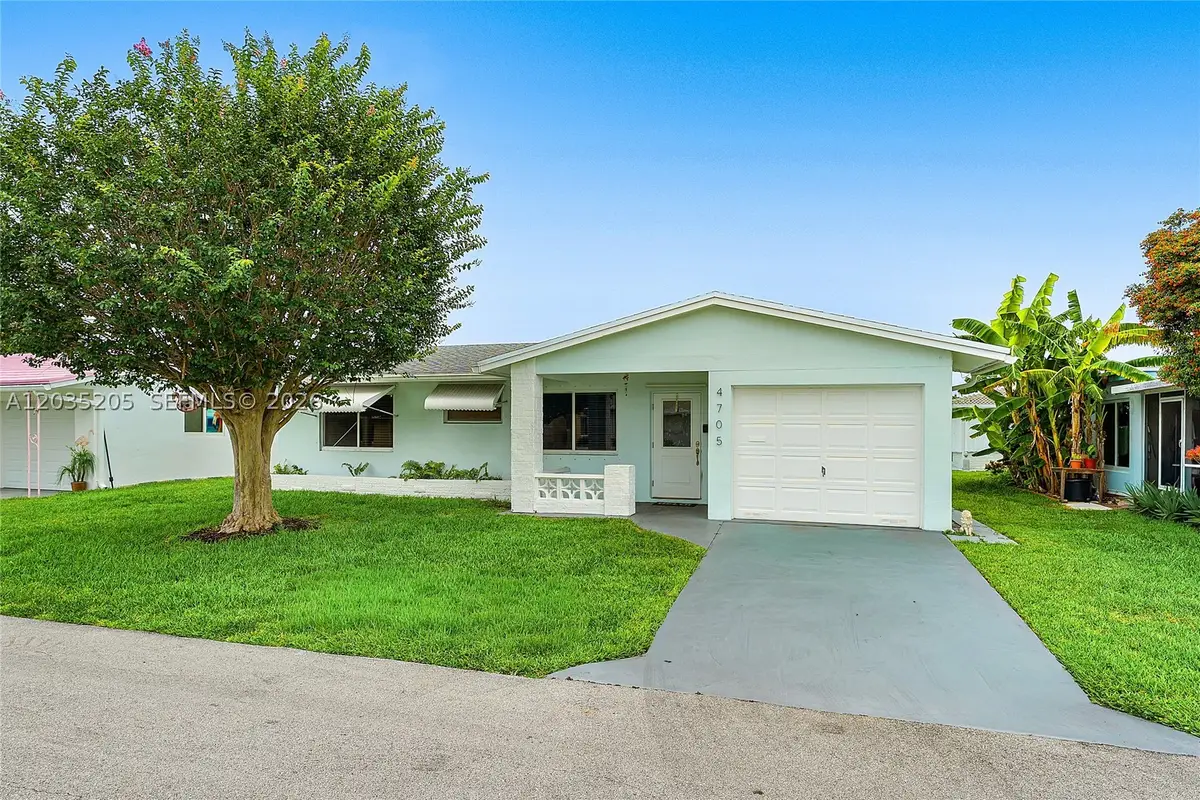 4705 NW 43rd Ave, Tamarac, FL 33319 - #1