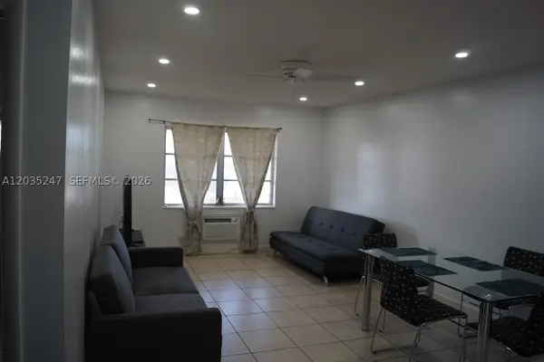 1250 E Sample Rd #303, Pompano Beach, FL 33064