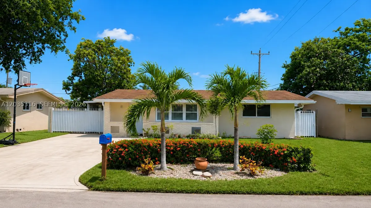7611 NW 15th Ct, Pembroke Pines, FL 33024 - #1
