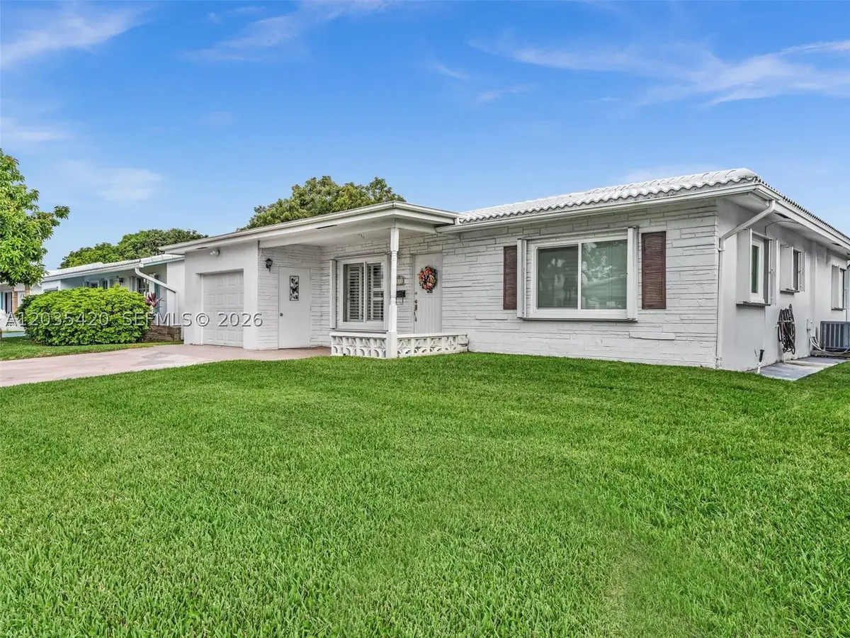 8511 NW 59th Ct, Tamarac, FL 33321 - #1