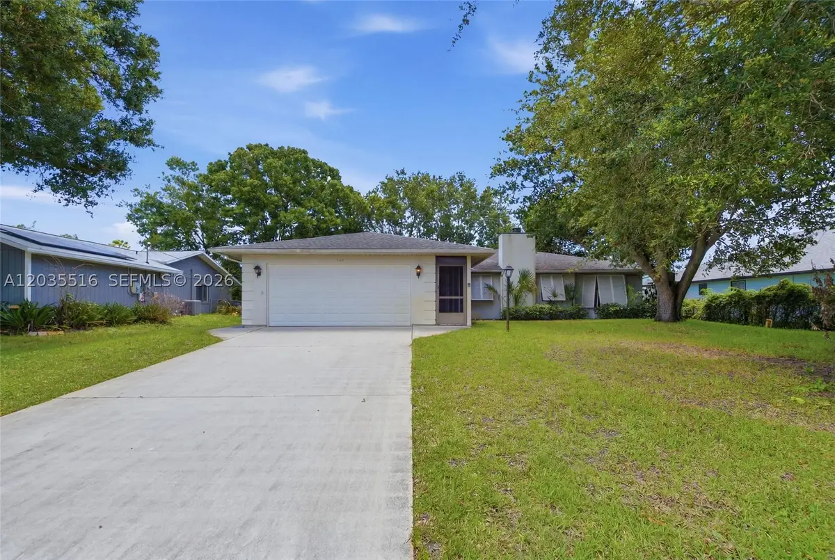 642 Nobles St, Sebastian, FL 32958 - #1