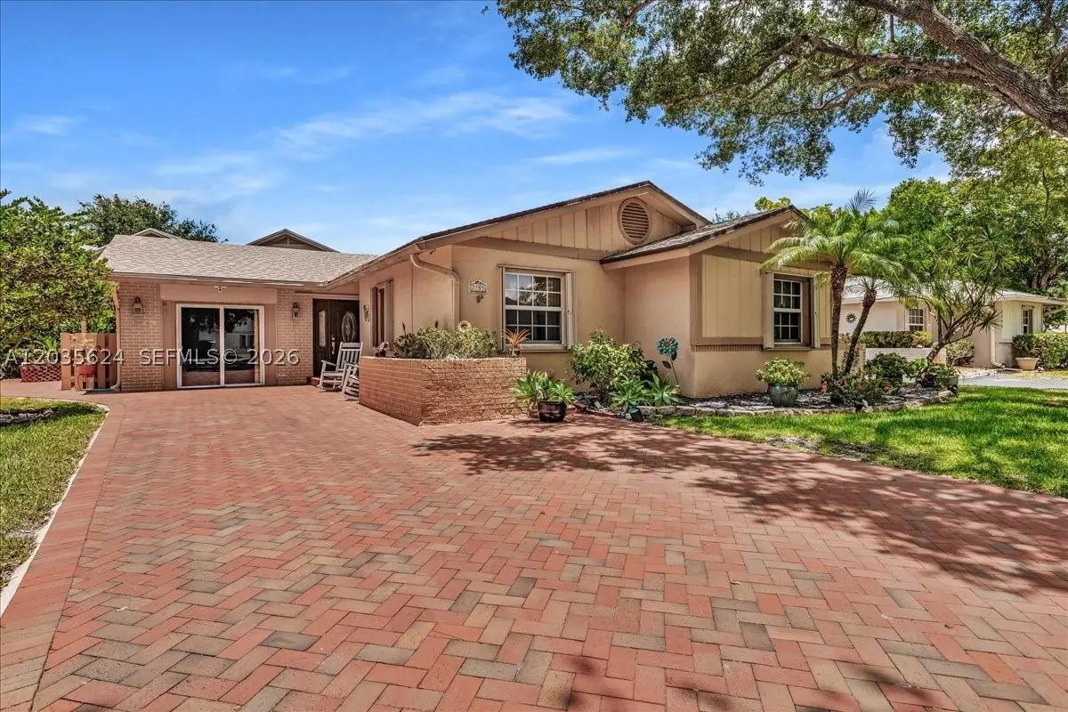 2155 Nova Village Dr, Davie, FL 33317 - #1