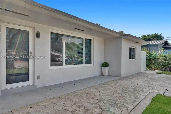 310 NE 162nd St, Miami, FL 33162