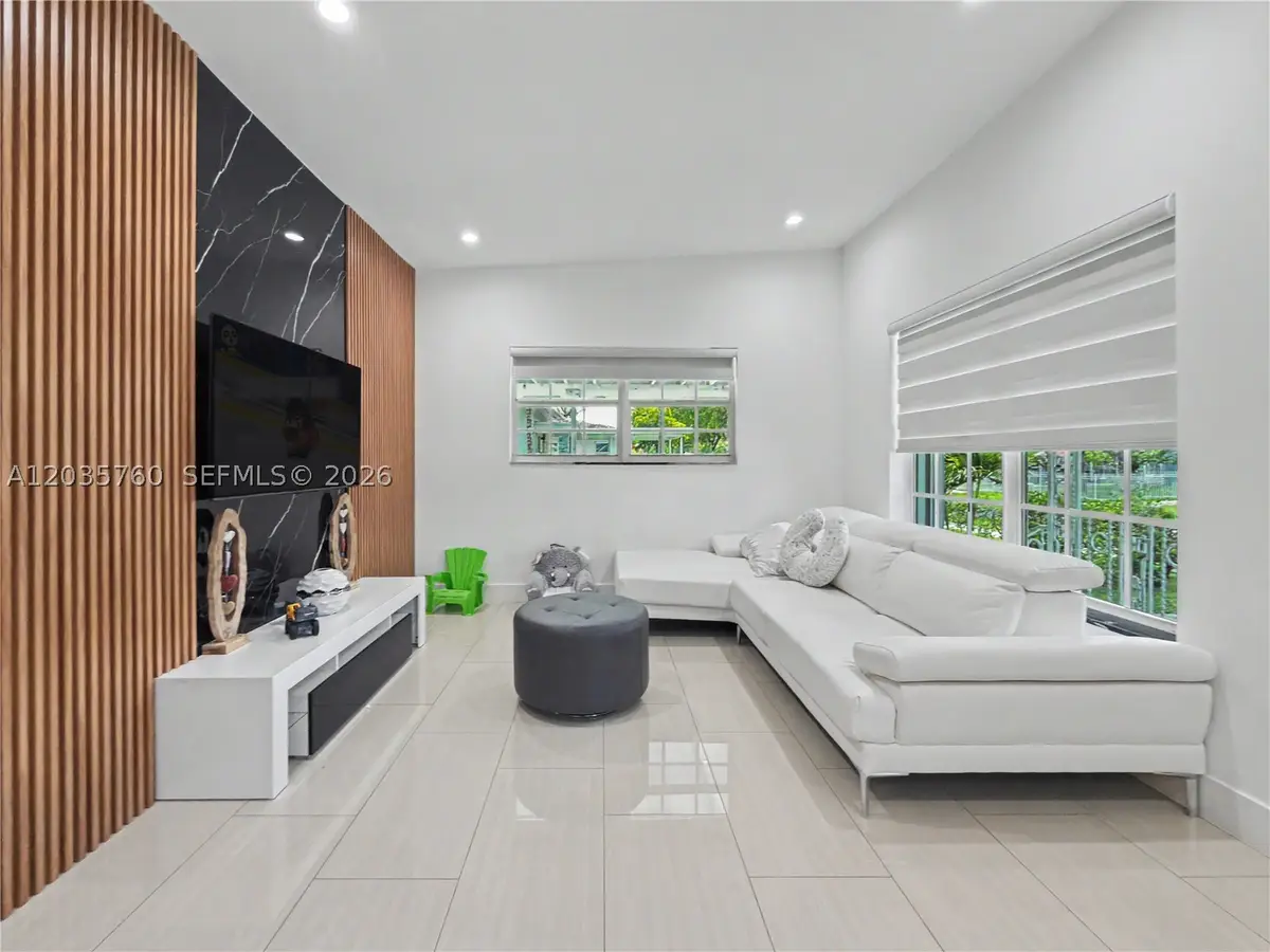 960 NE 146th St, North Miami, FL 33161 - #1