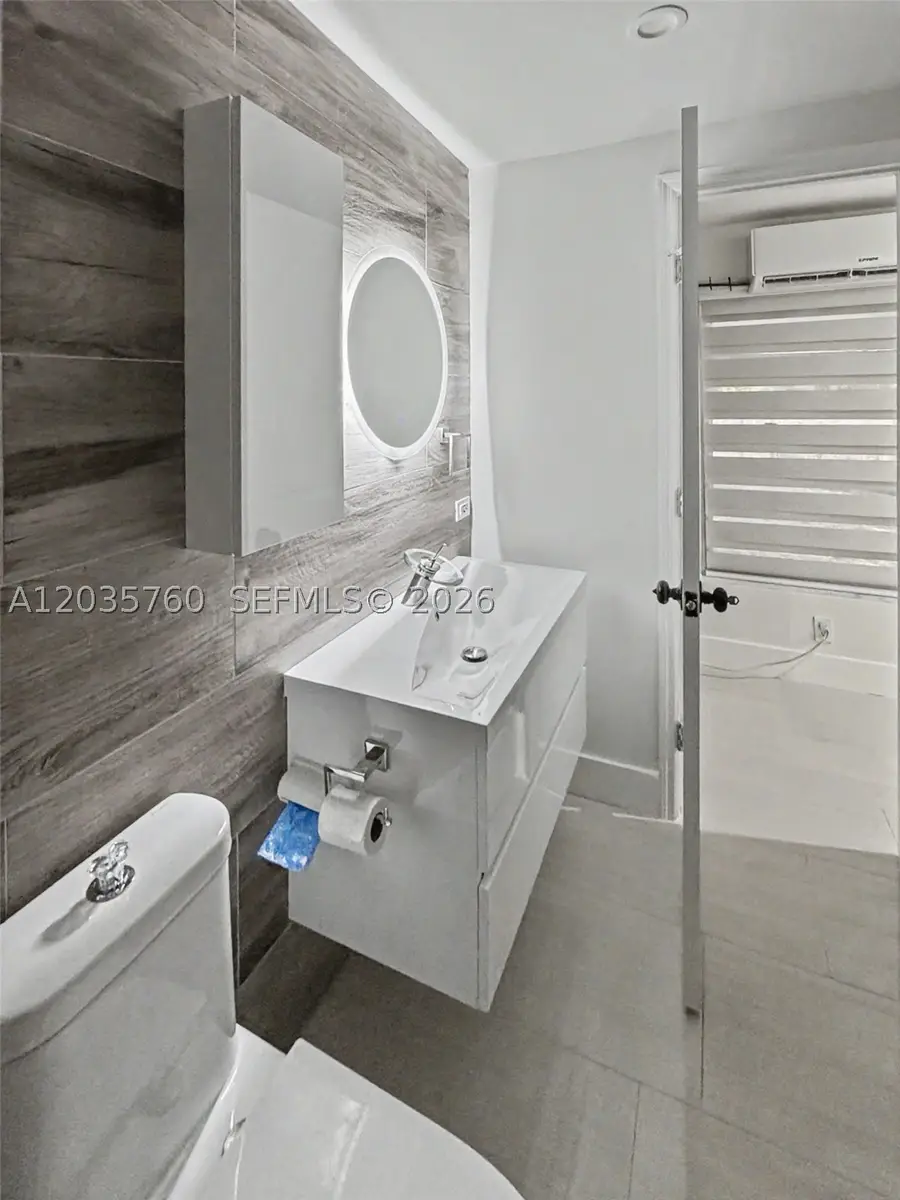 960 NE 146th St, North Miami, FL 33161 - #3