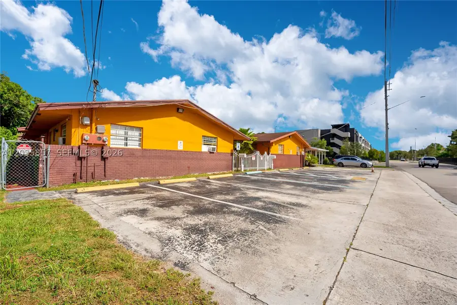 129-131 SE 5th St, Hallandale Beach, FL 33009 - #2