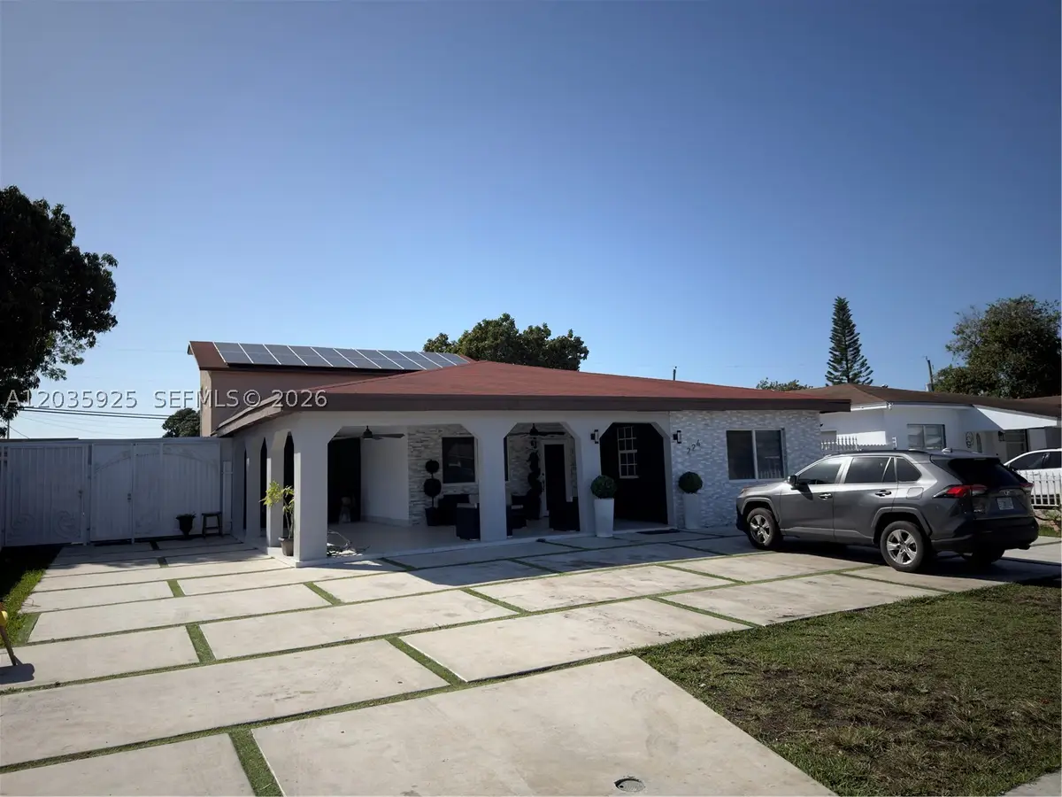 224 E 42nd St, Hialeah, FL 33013 - #1