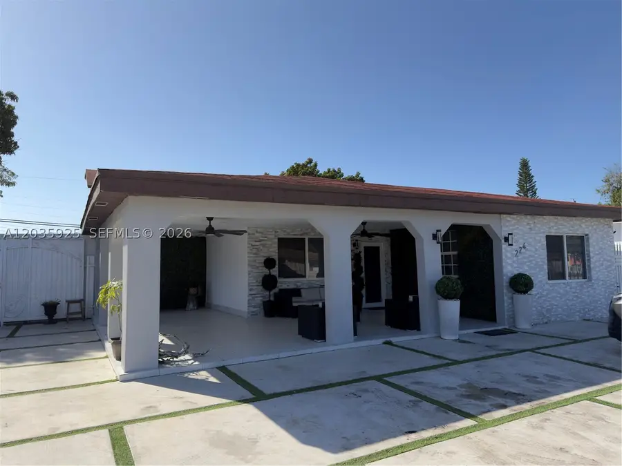 224 E 42nd St, Hialeah, FL 33013 - #2