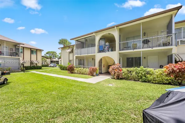 5839 La Pinata Blvd #C-2, Green Acres, FL 33463