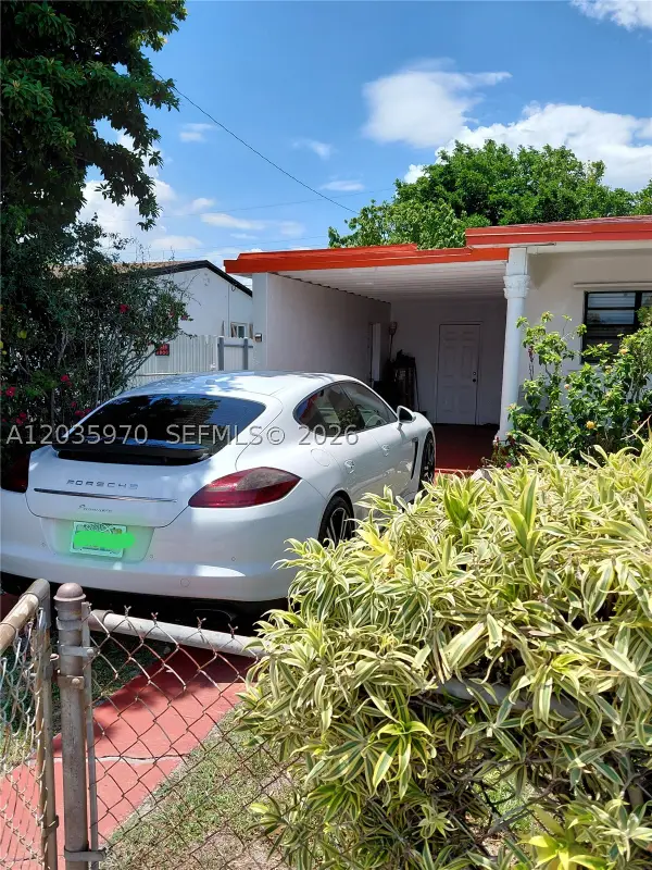 3021 NW 184th St, Miami Gardens, FL 33056